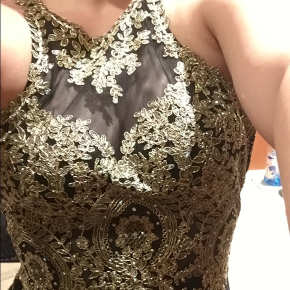PROM DRESS - Picture 4 of 8